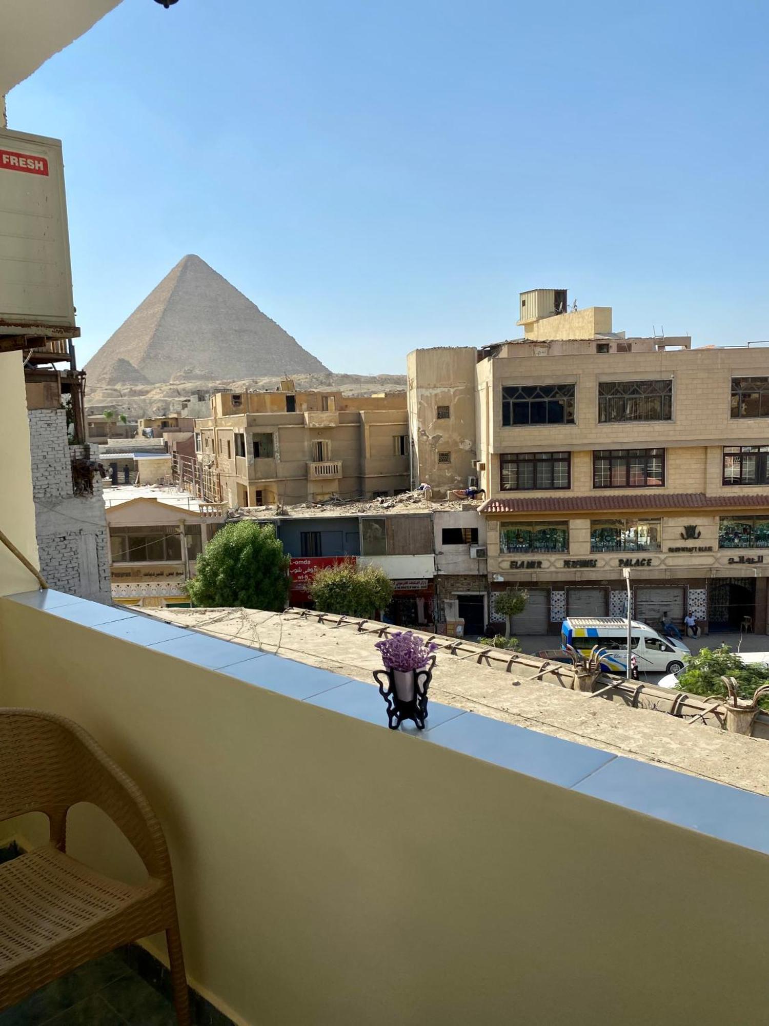 Golden Pyramids Inn Kafret el-Gabal Kültér fotó