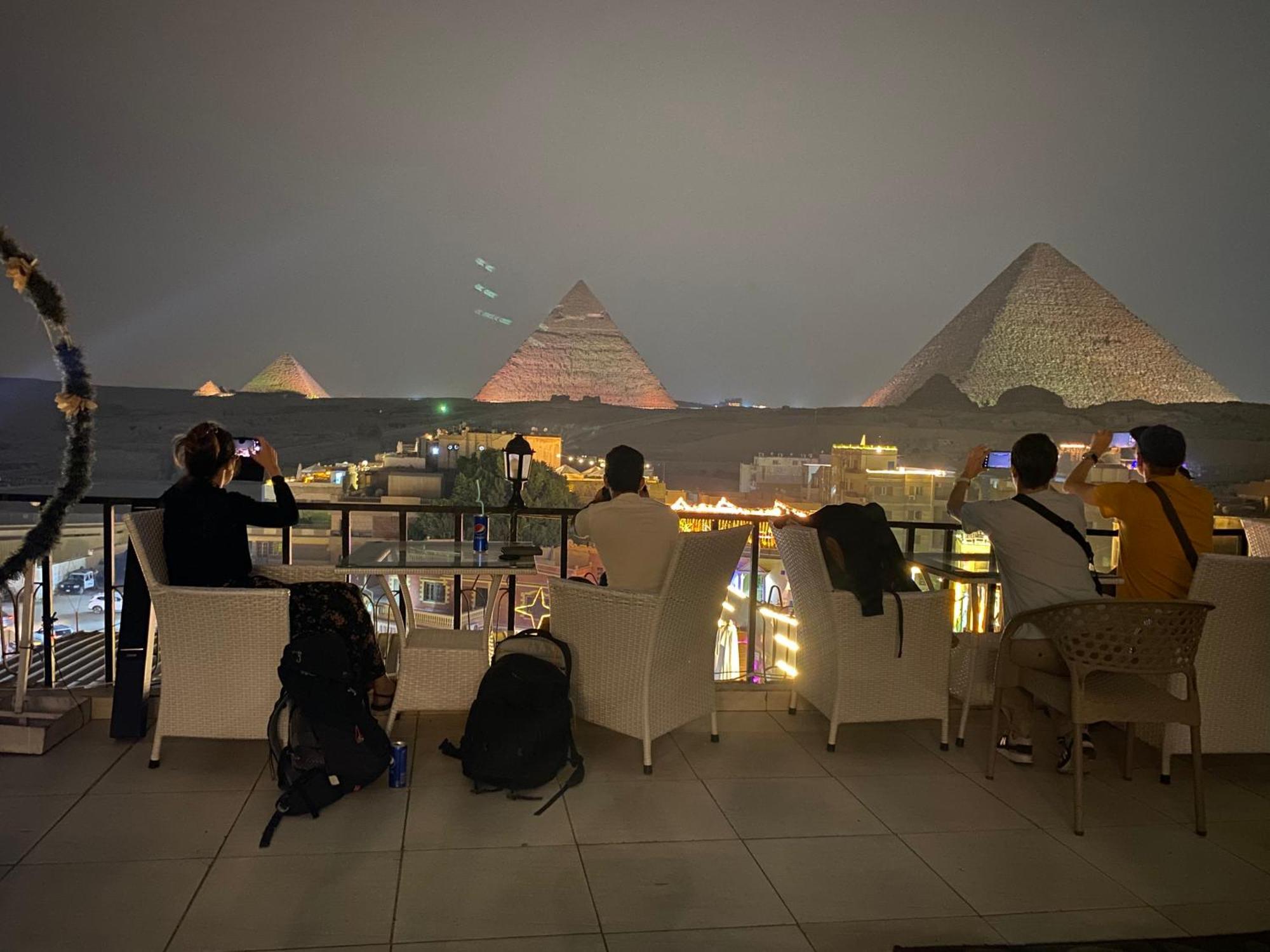 Golden Pyramids Inn Kafret el-Gabal Kültér fotó