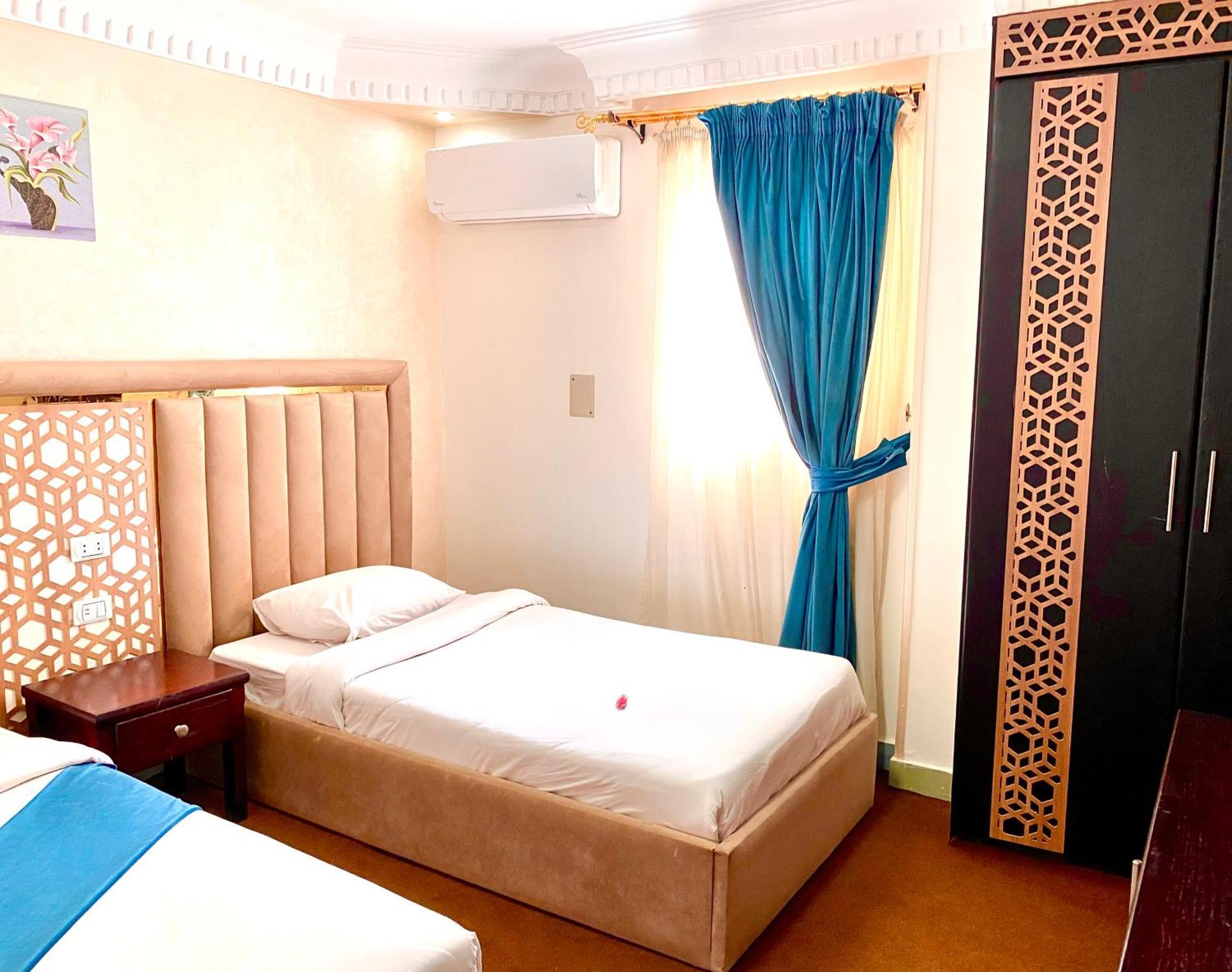 Golden Pyramids Inn Kafret el-Gabal Kültér fotó