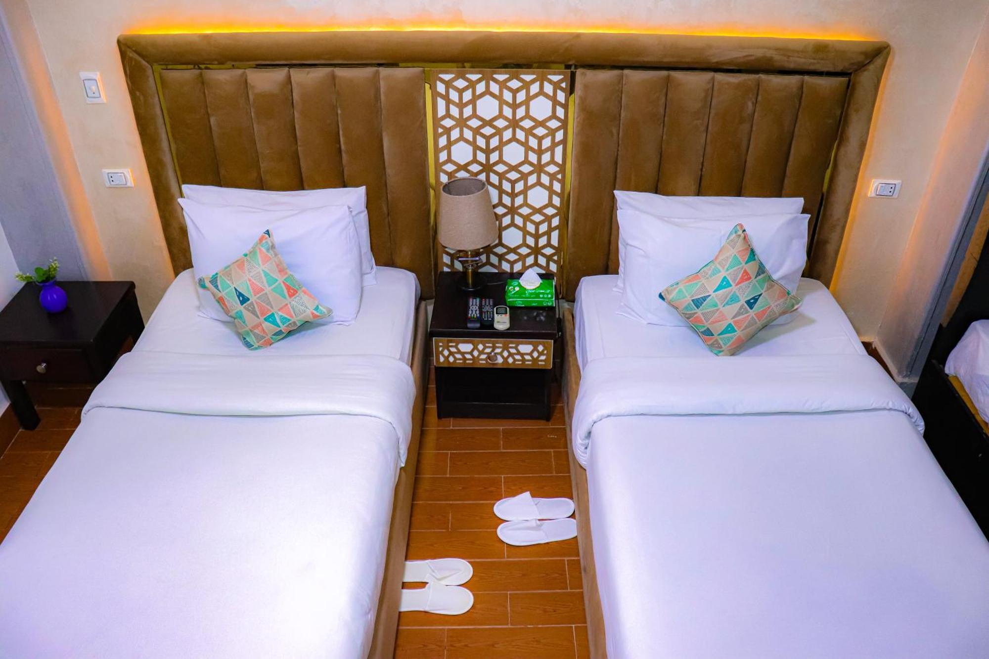 Golden Pyramids Inn Kafret el-Gabal Kültér fotó