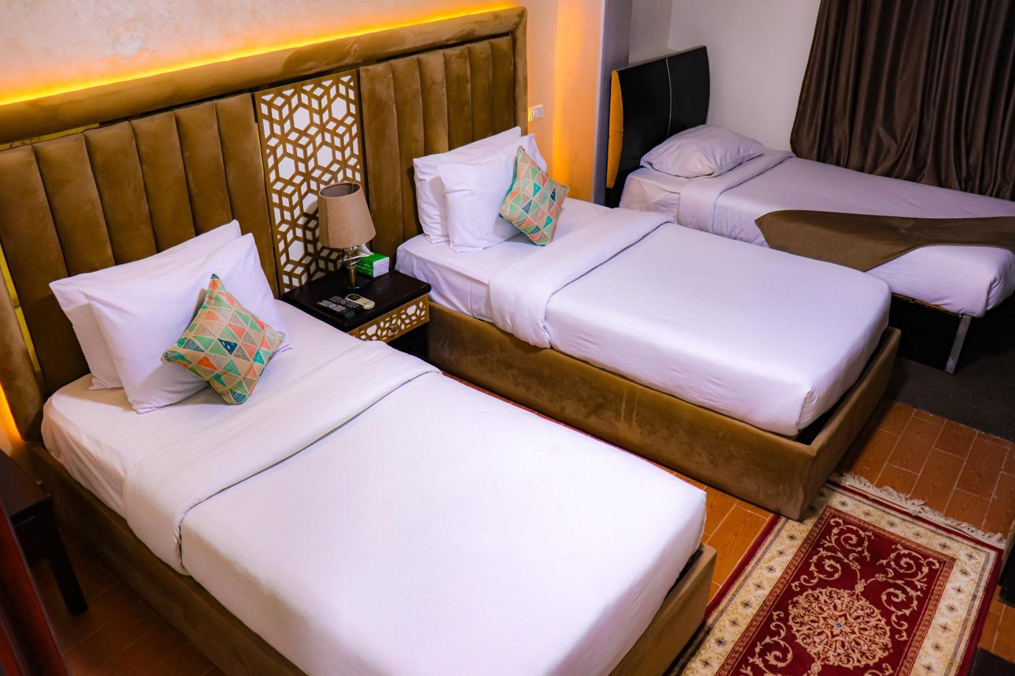 Golden Pyramids Inn Kafret el-Gabal Kültér fotó