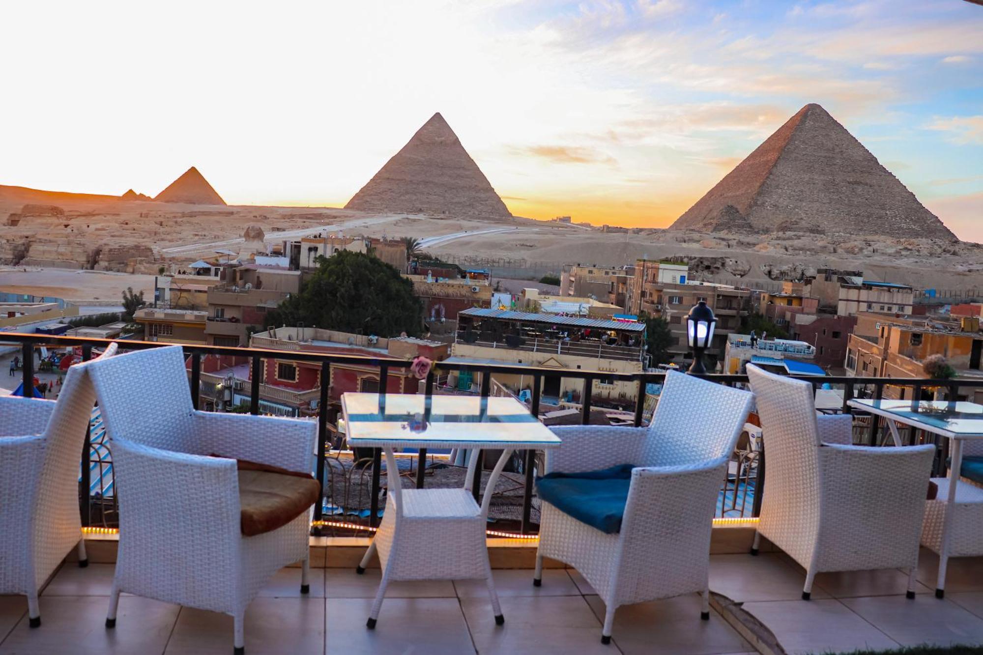 Golden Pyramids Inn Kafret el-Gabal Kültér fotó
