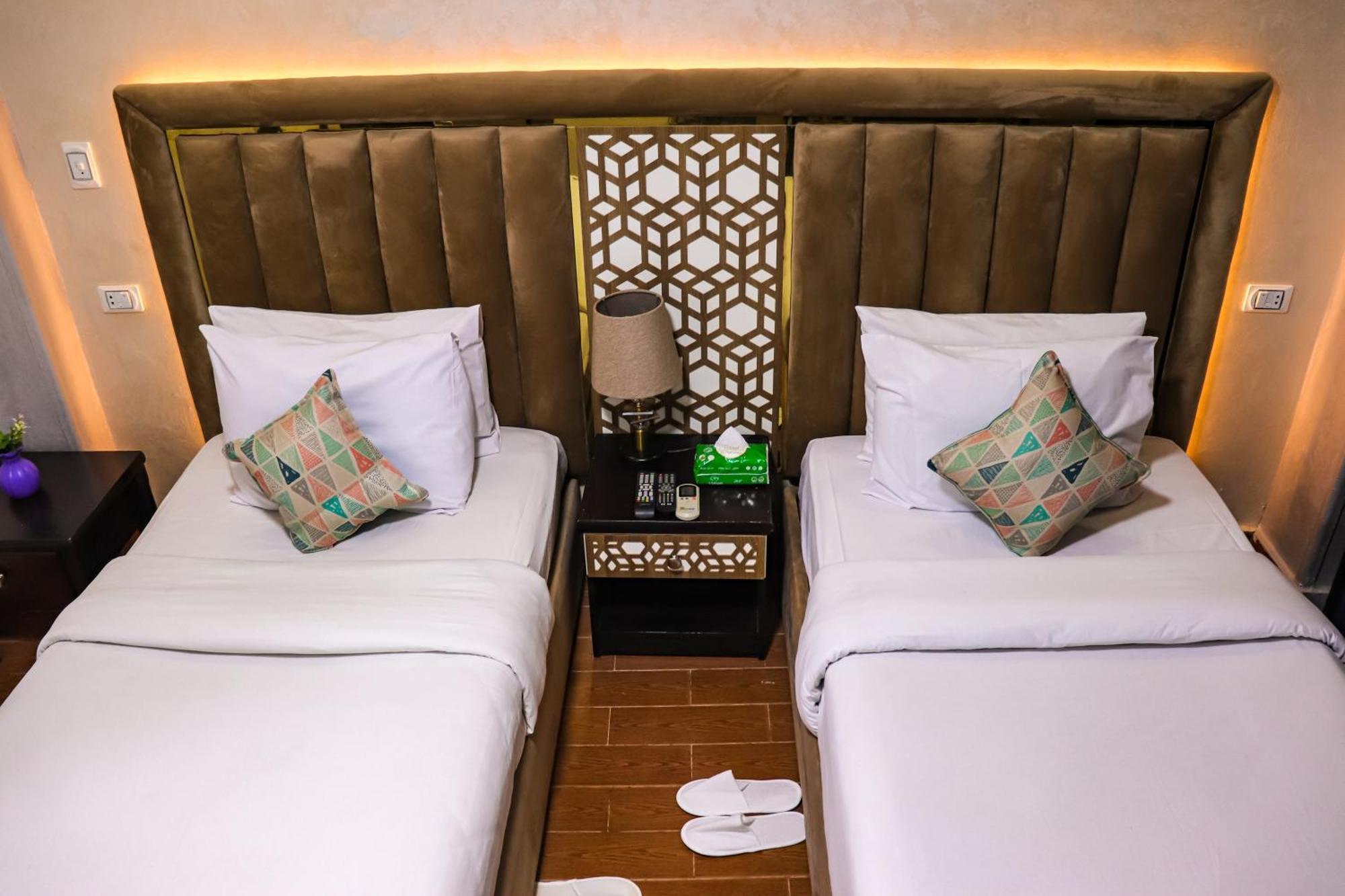 Golden Pyramids Inn Kafret el-Gabal Kültér fotó
