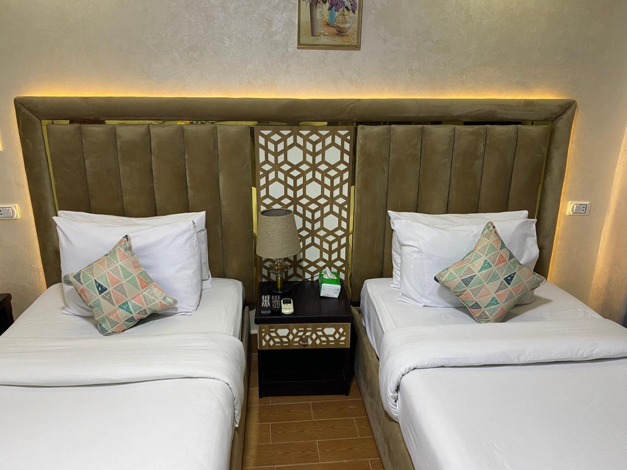 Golden Pyramids Inn Kafret el-Gabal Kültér fotó