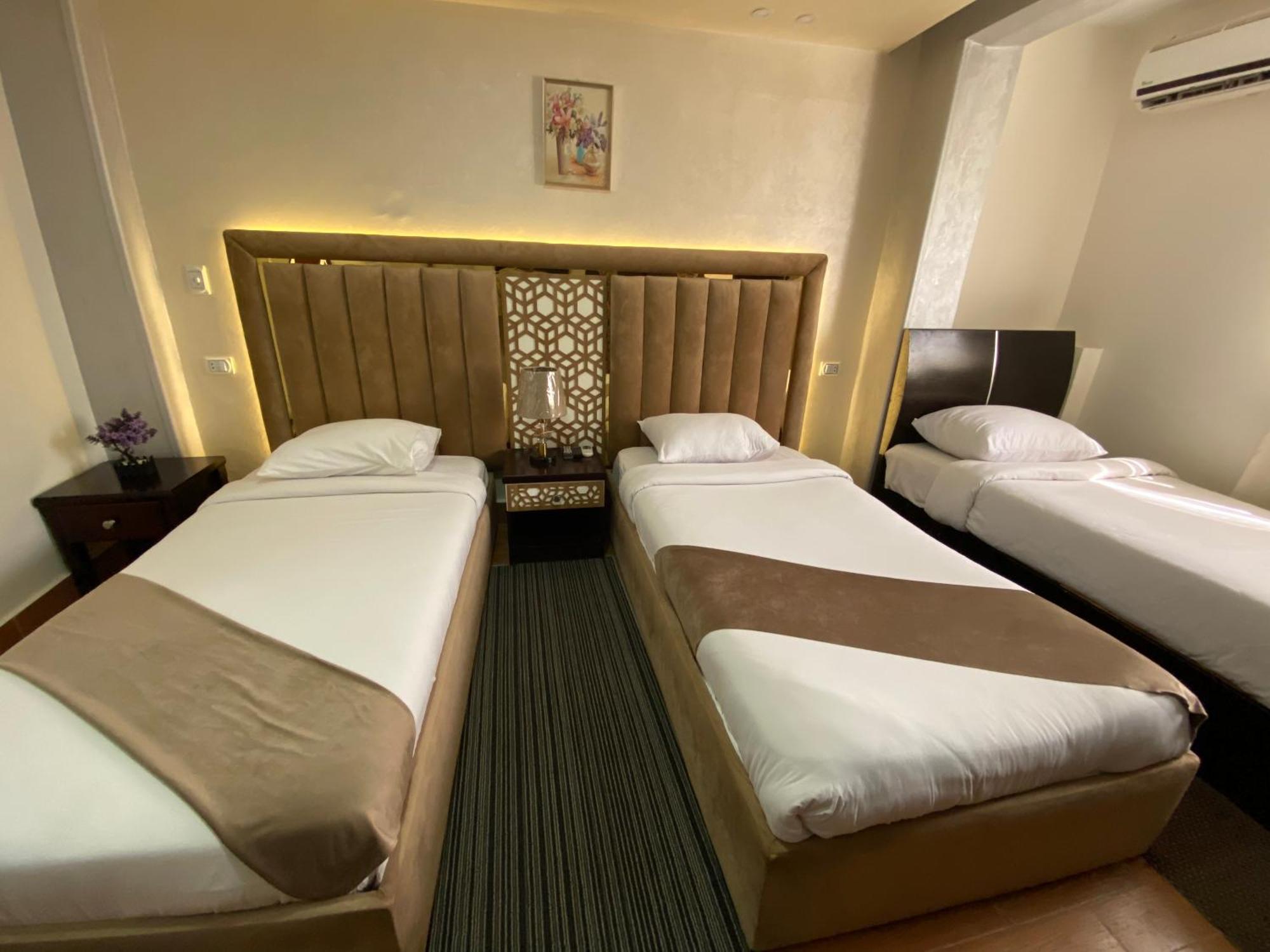 Golden Pyramids Inn Kafret el-Gabal Kültér fotó
